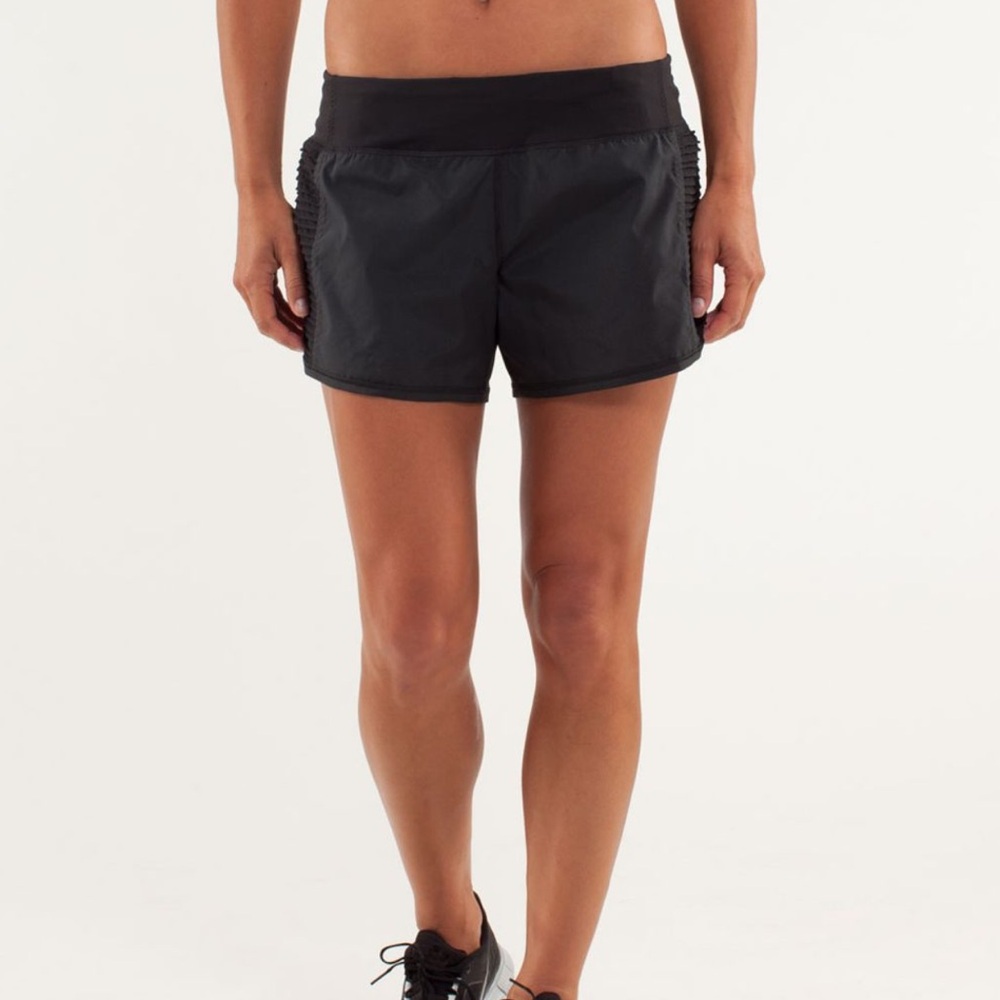 Lululemon Bright at Night Short